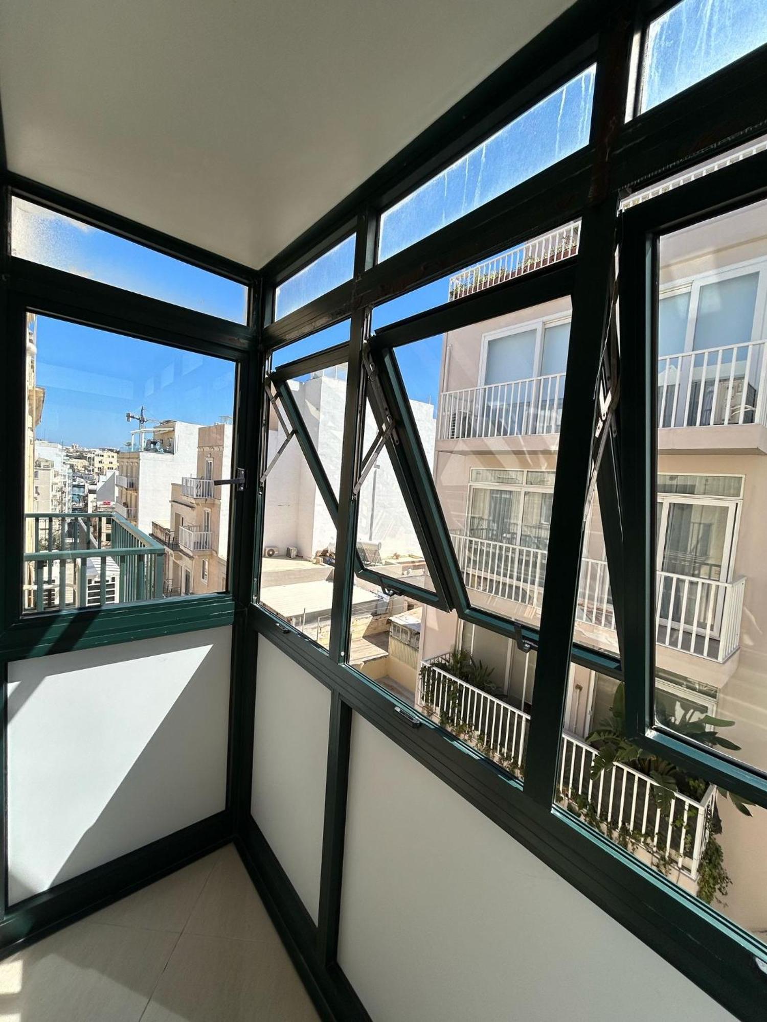 Island Breeze Apartment Saint Julian's Exterior photo